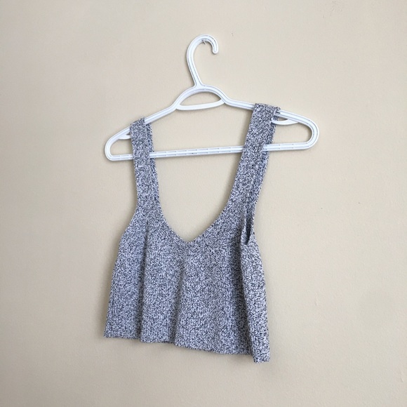 Aritzia Grey Mony Cropped Sweater Tank, Rare Find - Picture 2 of 3